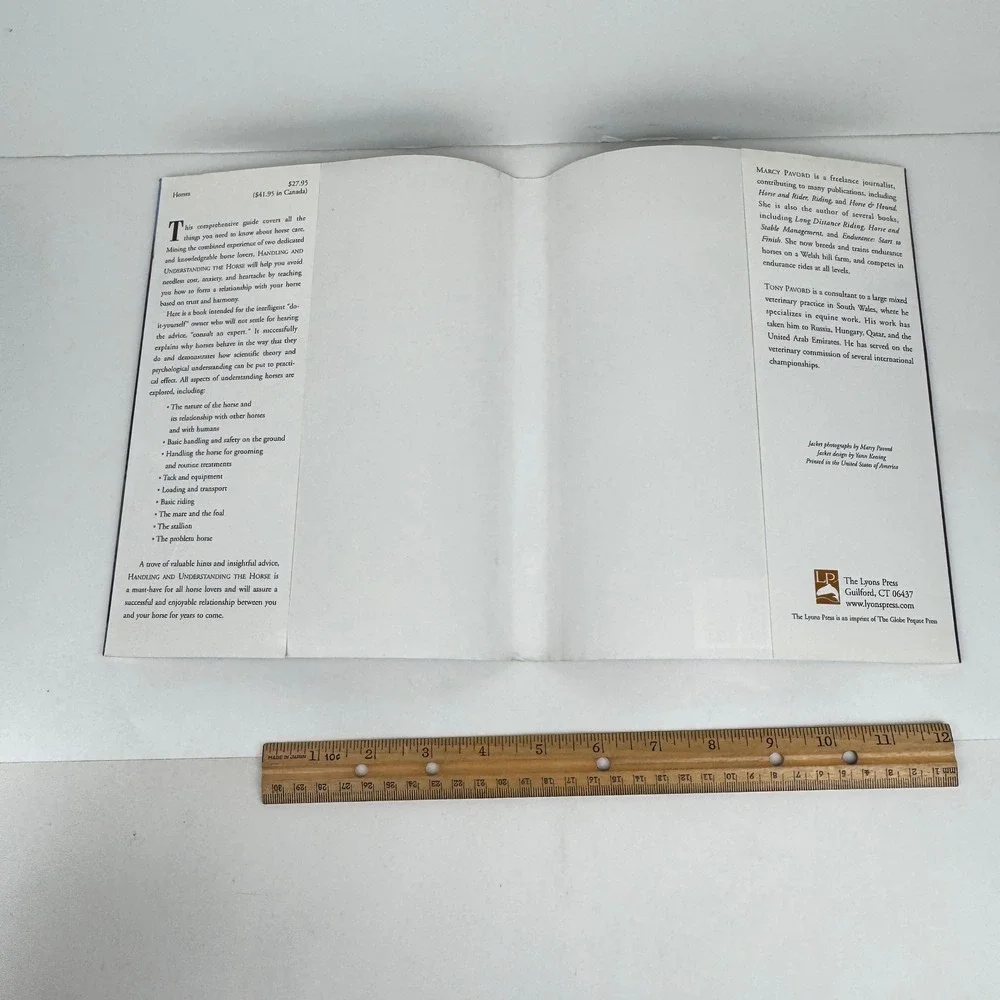 Vtg 2001 Handling and‎ Understanding the Horse Hardcover Book w Dust Jacket